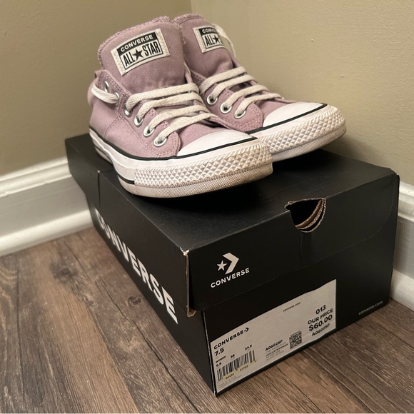 Size 7 1/2 Lucid Lilac converse sneakers - Picture 7 of 7